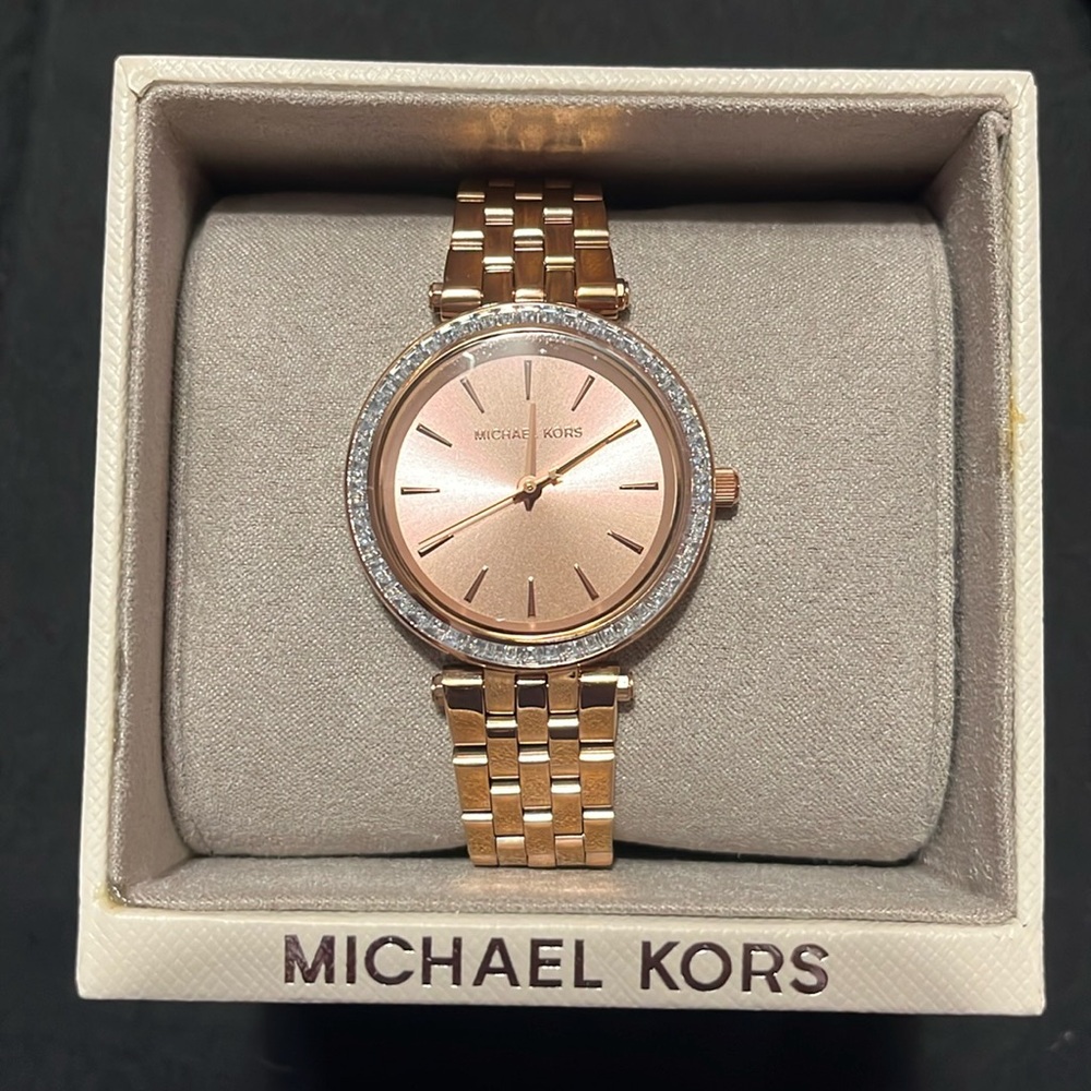 Michael Kors - rose gold watch - Picture 1 of 5